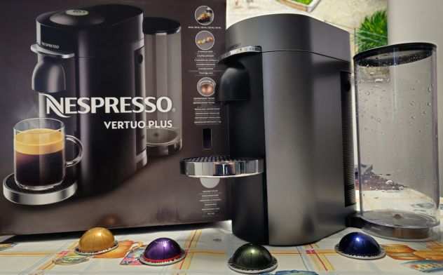 Nespresso Vertuo Plus Deluxe titanio macchina caffegrave