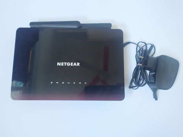 NETGEAR D1500 Modem con Router Integrato - Nero