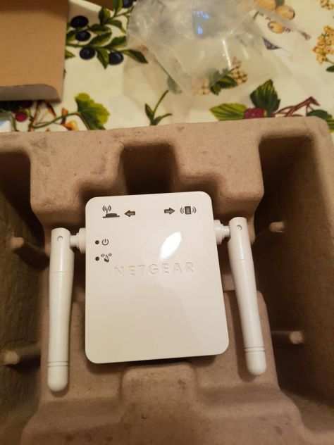 NETGEAR WIFI RANGE EXTENDER WN300RP