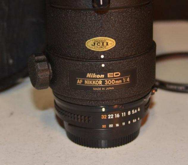 Nikon AF Nikkor 300mm F4 ED Teleobiettivo