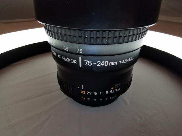 Nikon AF NIKKOR 75 ndash 240 mm 1 4.5 ndash 5.6D TELE ZOOM Obiettivo zoom