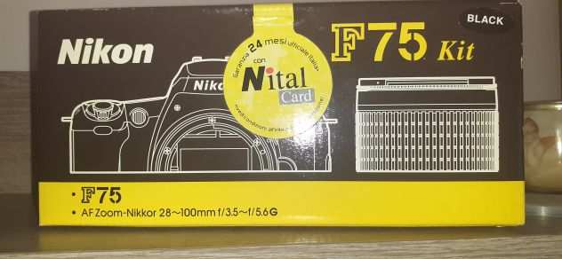 Nikon analogica F 75 AF con ottica Zoom Nikon Nikkor 28-100 af 3.55,6 G