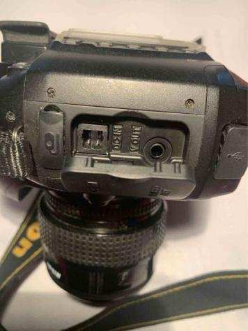 Nikon D 70 S AF  Obbiettivo Nikon AF zoom 35-70 - F.3,3-4,5 Fotocamera digitale