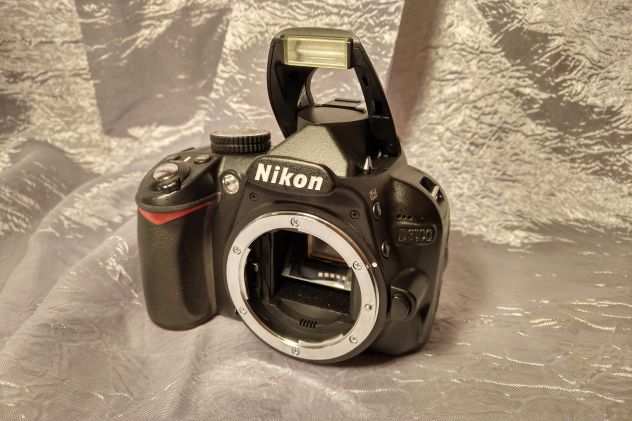 Nikon D3100  2 batterie  18-55VR  55-200VR  borsa Tamrac