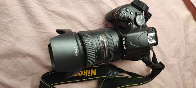 Nikon D5100 con obiettivo 18-200 3.5-5.6