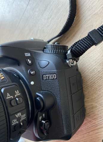 Nikon D7100 con Obiettivo 18-105 mm