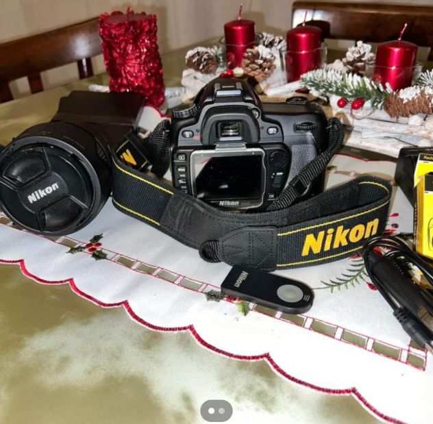 Nikon D80 con obiettivo 18-135