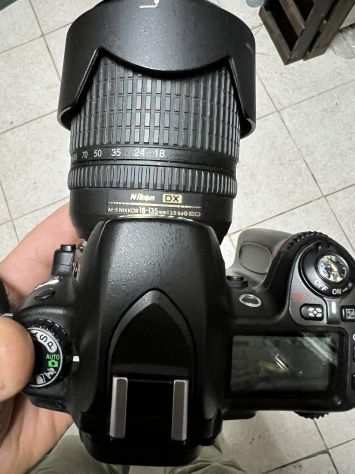 Nikon D80 con obiettivo 18-135