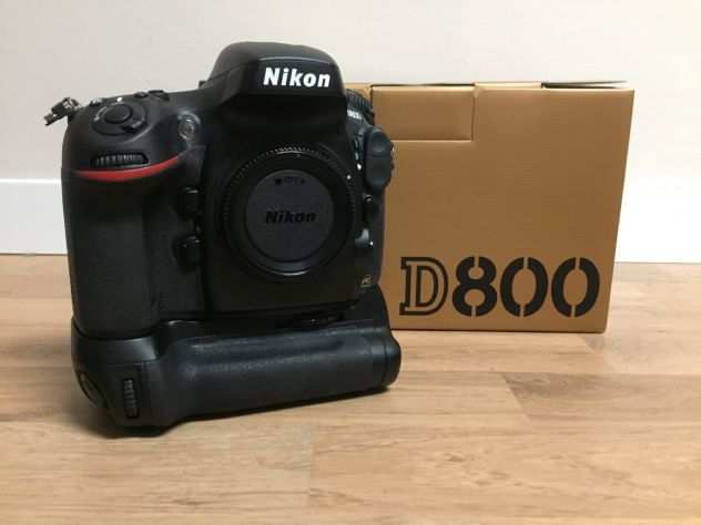 NIKON D800  Battery Grip MB D12 originale