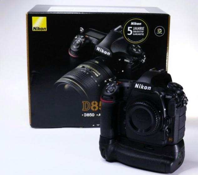 Nikon D850 Body  MB-D18 grip met 10 clicks NIKON PRO LIKE NEW
