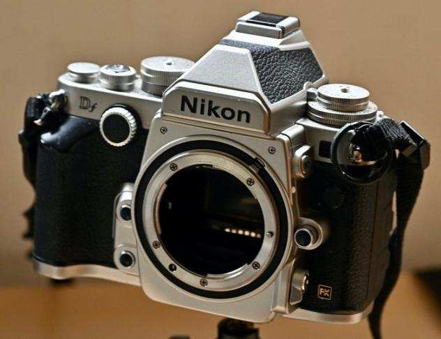 Nikon Df  Nikkor 250mm Ai  3,528 Ai  4200mm  Fotocamera reflex digitale (DSLR)