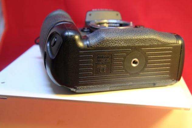 Nikon F 100  MB 15 Fotocamera analogica
