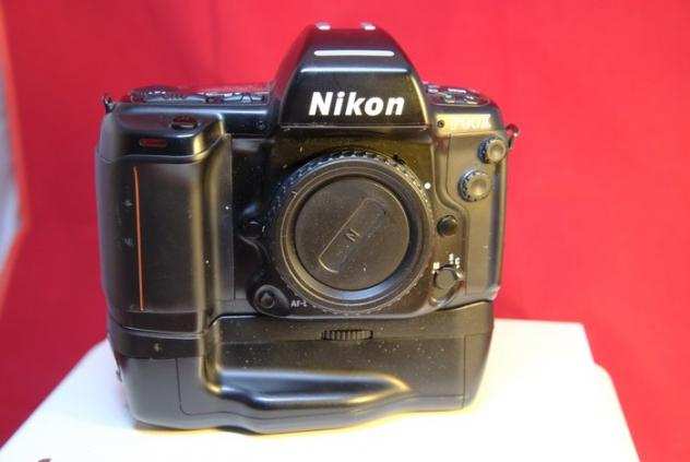Nikon F 90 X  MB-10 MF 25 Fotocamera analogica