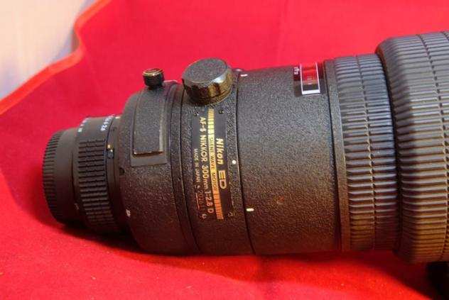 Nikon Nikkor AF-S 300mm F2.8