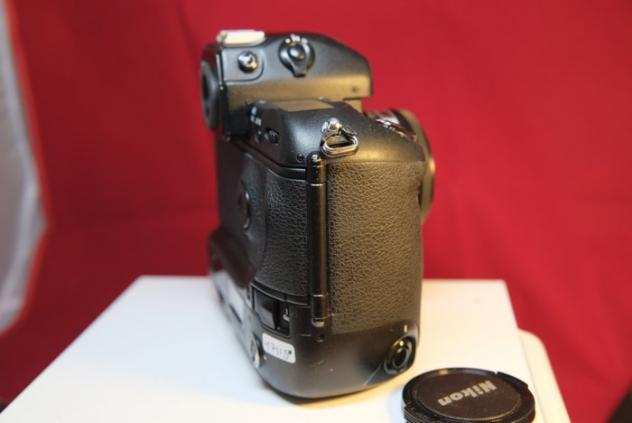 Nikon Nikon F5 con AF Nikkor 50f.1,8af  AF-Nikkor 85f.1,8 D Fotocamera reflex a obiettivo singolo (SLR)