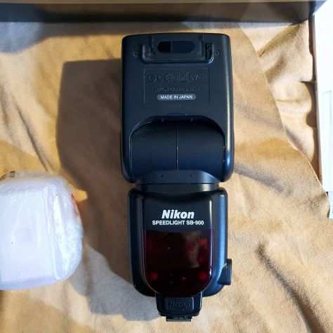 Nikon Spedlite SB-900 (praticamente nuovo, pochi scatti)