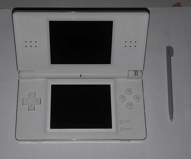 Nintendo DS lite