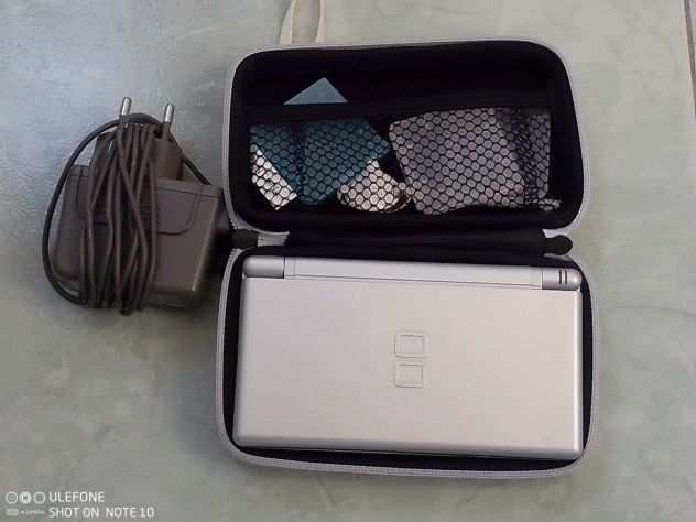 Nintendo DS lite