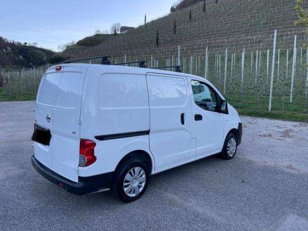 NISSAN NV200