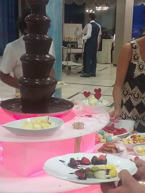 Noleggio fontana di cioccolato