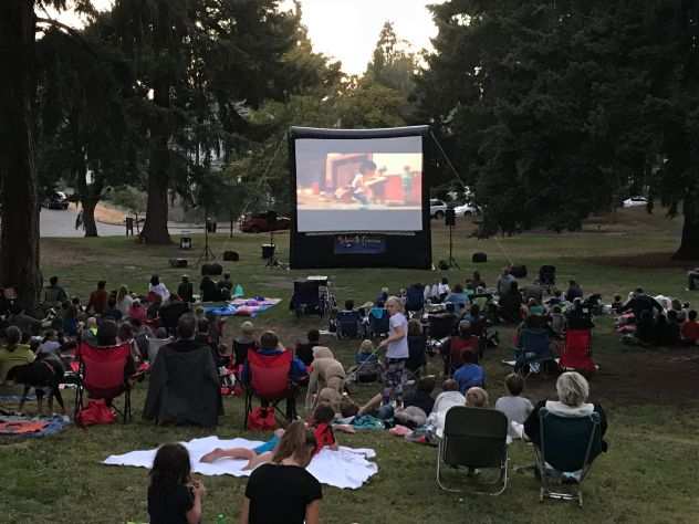 Noleggio impianti audio e attrezzature per cinema allaperto a Milano e dintorni