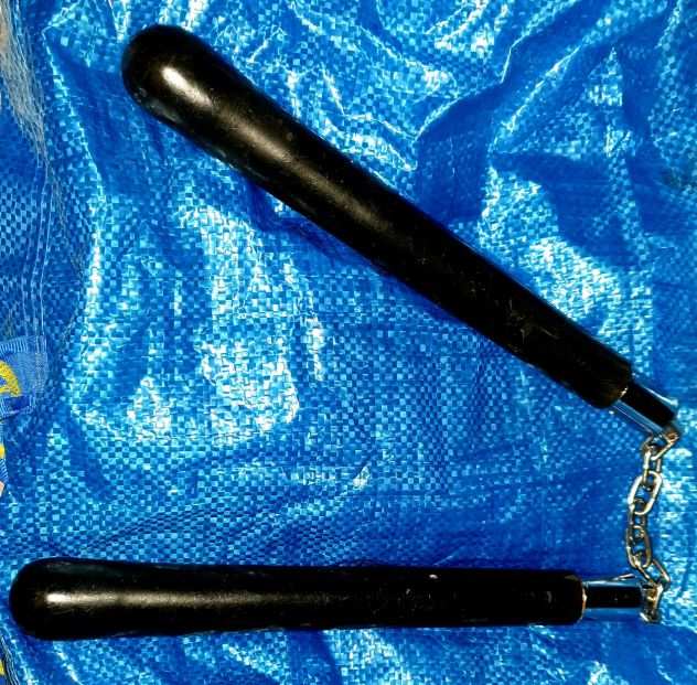 Nunchaku in gomma dura con catena