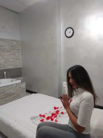 Nuova centro pulito Nuova Ragazze bellissime Eprofessioniste