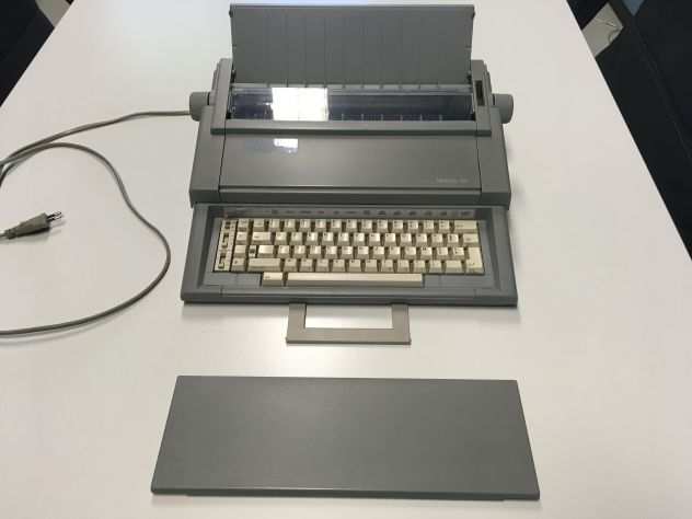 Olivetti Praxis 150 macchina da scrivere