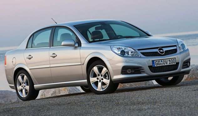 Opel Vectra frontale fanale paraurti cofano airbag cerchi freni 2005 06 07 08 09