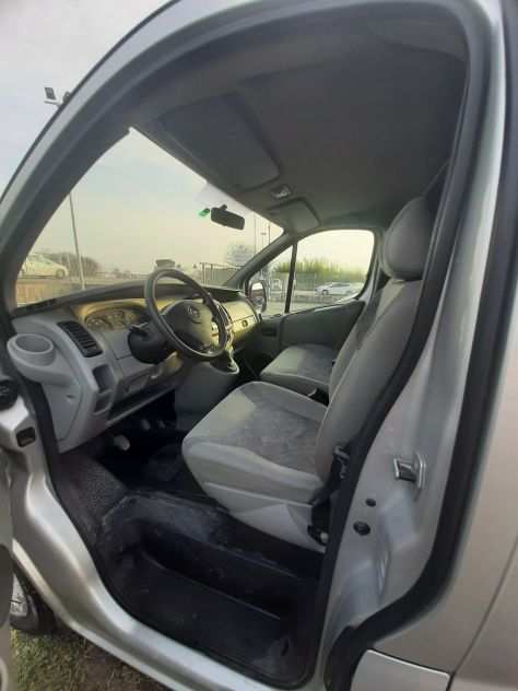 OPEL VIVARO FURGONE 6 POSTI