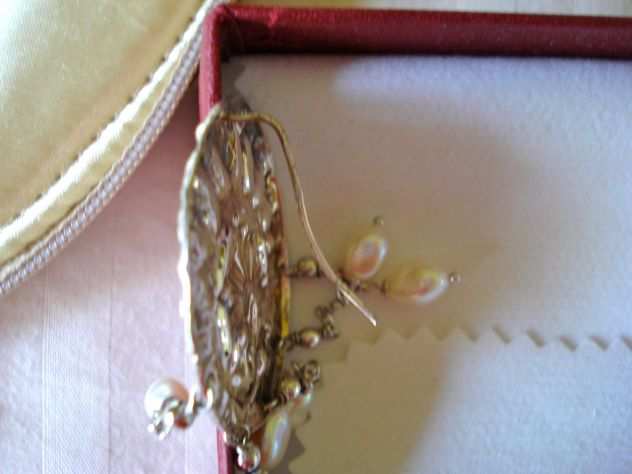 Orecchini in argento 925 sbalzato a mano con 10 perle naturali