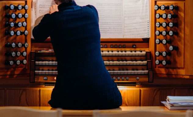Organista e soprano musica funerale La Spezia