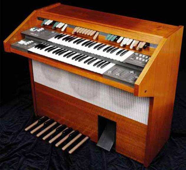 Organo Eminent Unique 310 A - Inoltre Moog Polymoog e Moog Minimoog .