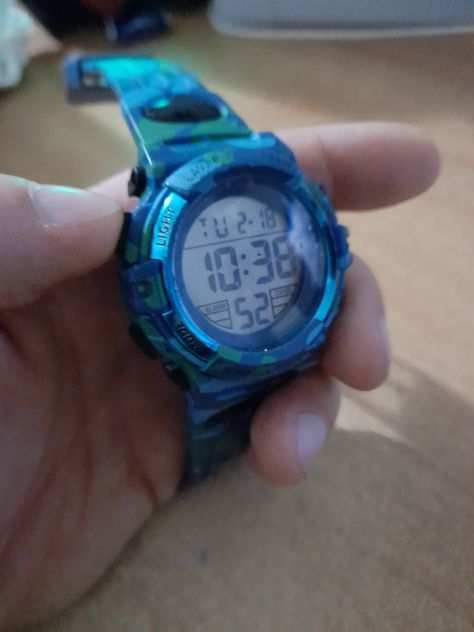 orologio digitale in gomma colore militare