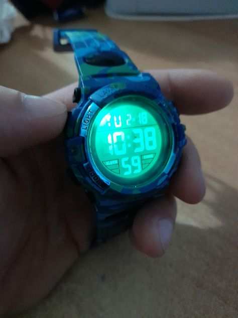 orologio digitale in gomma colore militare