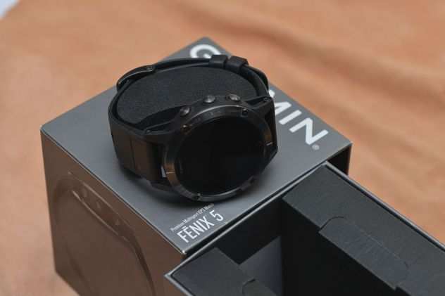 Orologio Garmin 5 Saphir Fegravenix Premium Multisport GPS Watch (pari al nuovo)