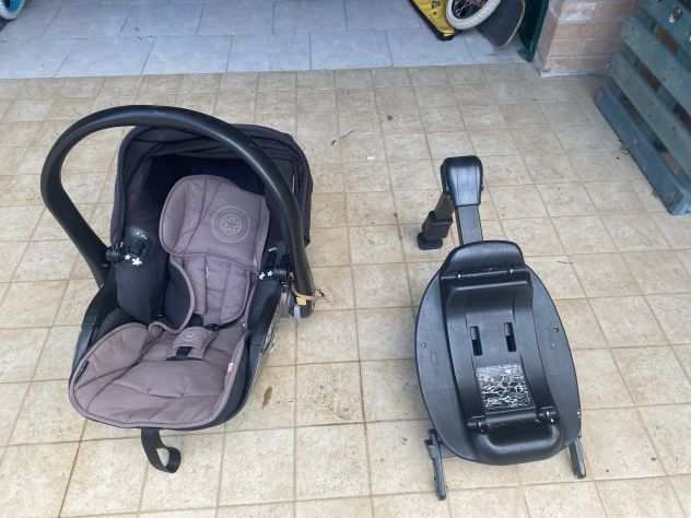 Ovetto Kiddy con base isofix