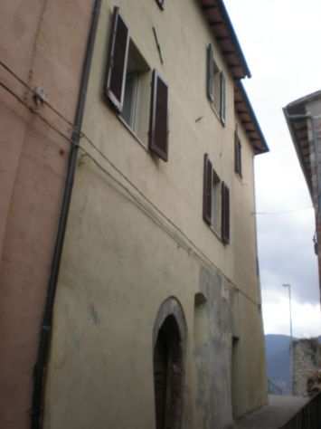 Palazzetto con 2 appartamenti a Cerreto di Spoleto