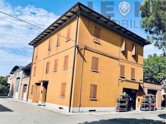 Palazzo  Stabile di 1000 msup2 con piugrave di 5 locali in vendita a Vignola