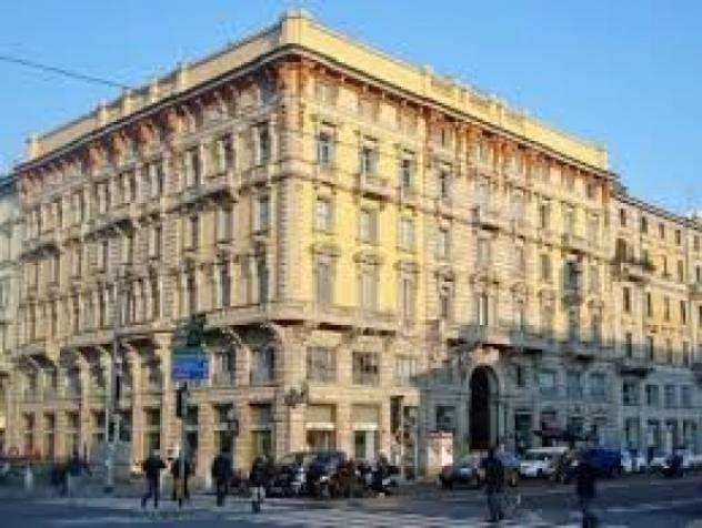 Palazzo  Stabile di 1000 msup2 in vendita a Milano