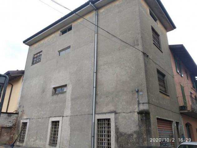 Palazzo  Stabile di 180 msup2 con piugrave di 5 locali in vendita a Stezzano