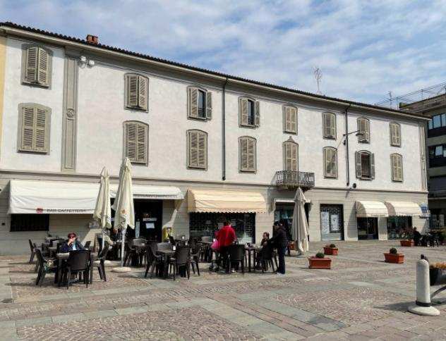 Palazzo  Stabile di 2157 msup2 con piugrave di 5 locali in vendita a Melzo