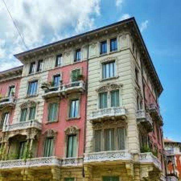 Palazzo  Stabile di 3200 msup2 con piugrave di 5 locali in vendita a Milano