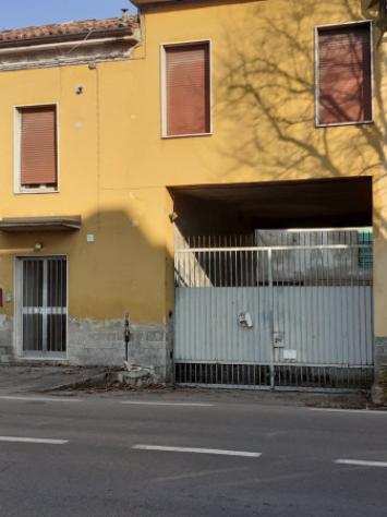 Palazzo  Stabile di 940 msup2 con piugrave di 5 locali in vendita a Crema