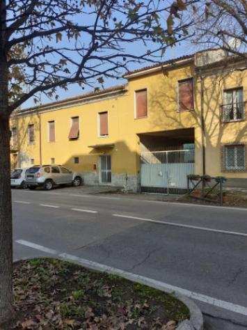 Palazzo  Stabile di 940 msup2 con piugrave di 5 locali in vendita a Crema