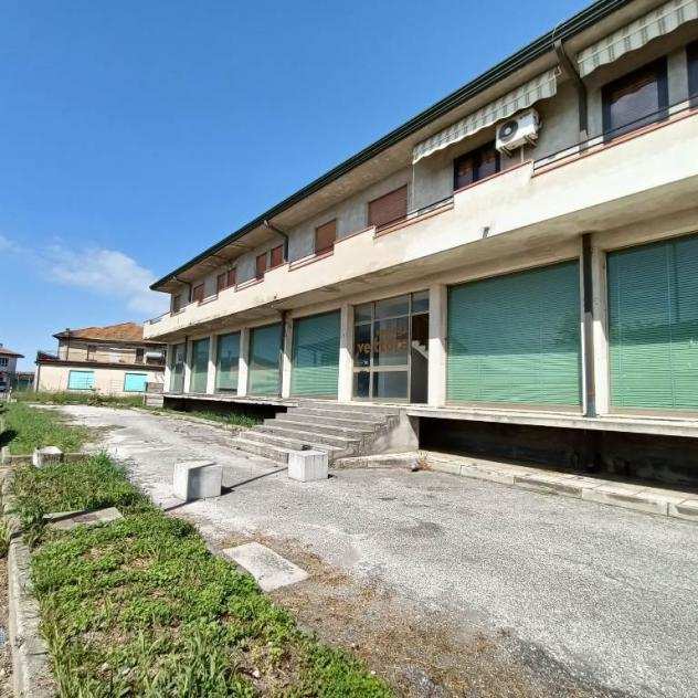 Palazzo  Stabile in vendita a Ceregnano