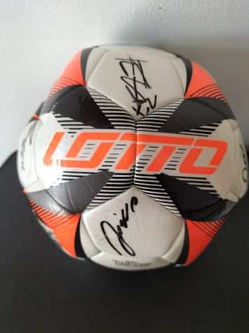 Pallone autografato dai giocatori del Monza serie A