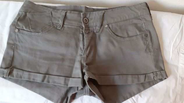 Pantaloncini corti grigi