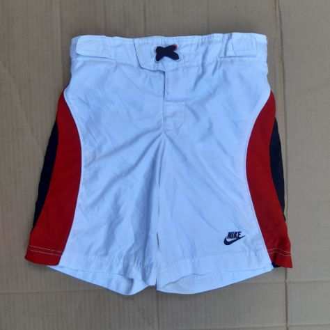 Pantaloncini marca NIKE piugrave omaggio