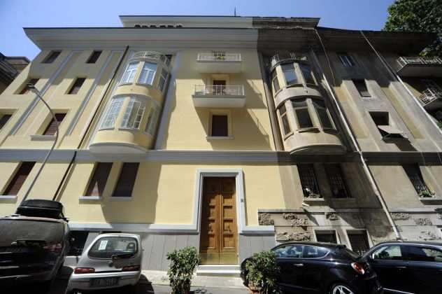 PARIOLI CENTRO - 300 MT DALLA LUISS - PALAZZO LUSSUOSO CON PORTIERE